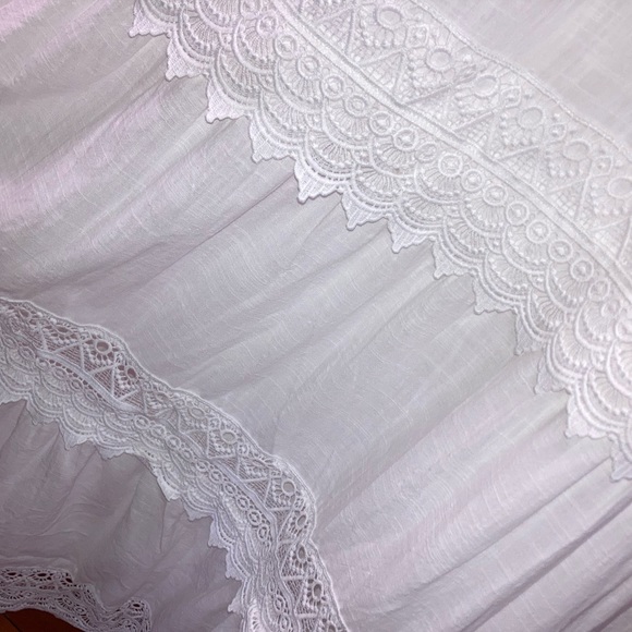 Beautiful White laced Tierd Cottage Maxi Dress - Picture 10 of 11